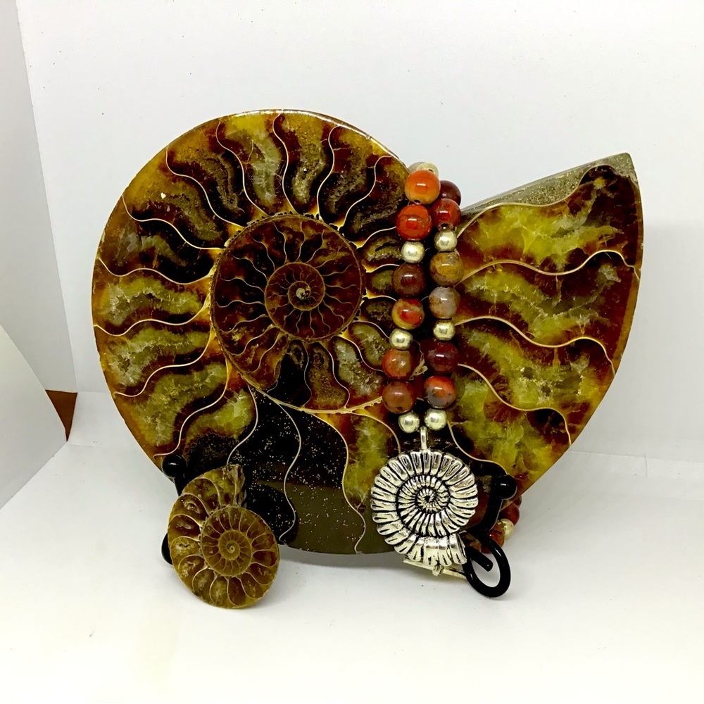Women’s necklace
